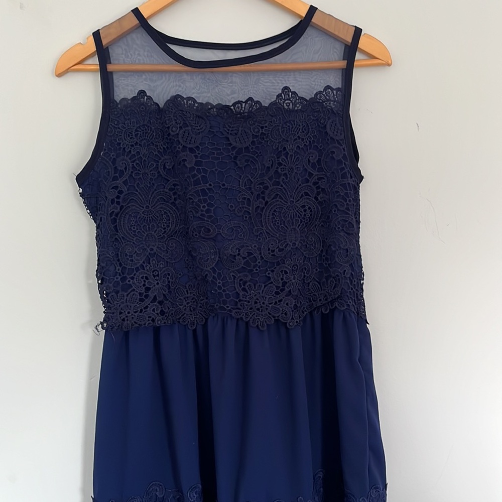 Dress - Picture 3 of 4